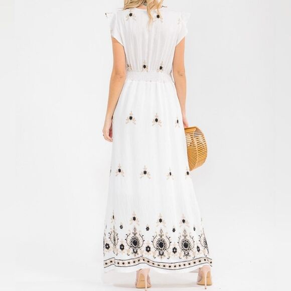 NWT Everlynn White Embroidered Viscose Maxi Dress Boho Resort Medium Folk Art - Picture 4 of 14